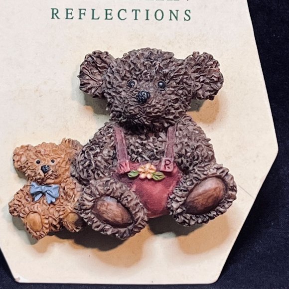 Northern Reflections Resin Teddy Bears Lapel Pin (4779) - Picture 2 of 5